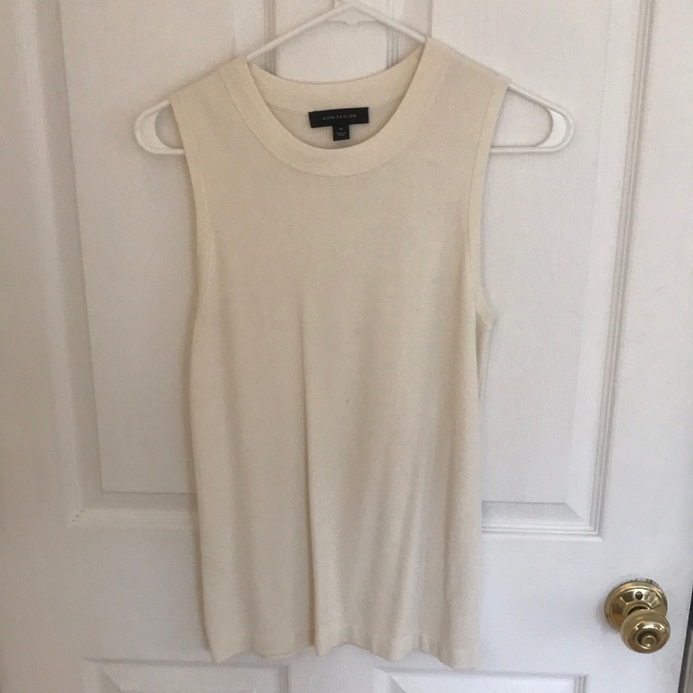 Ann Taylor knit sleeveless sweater top